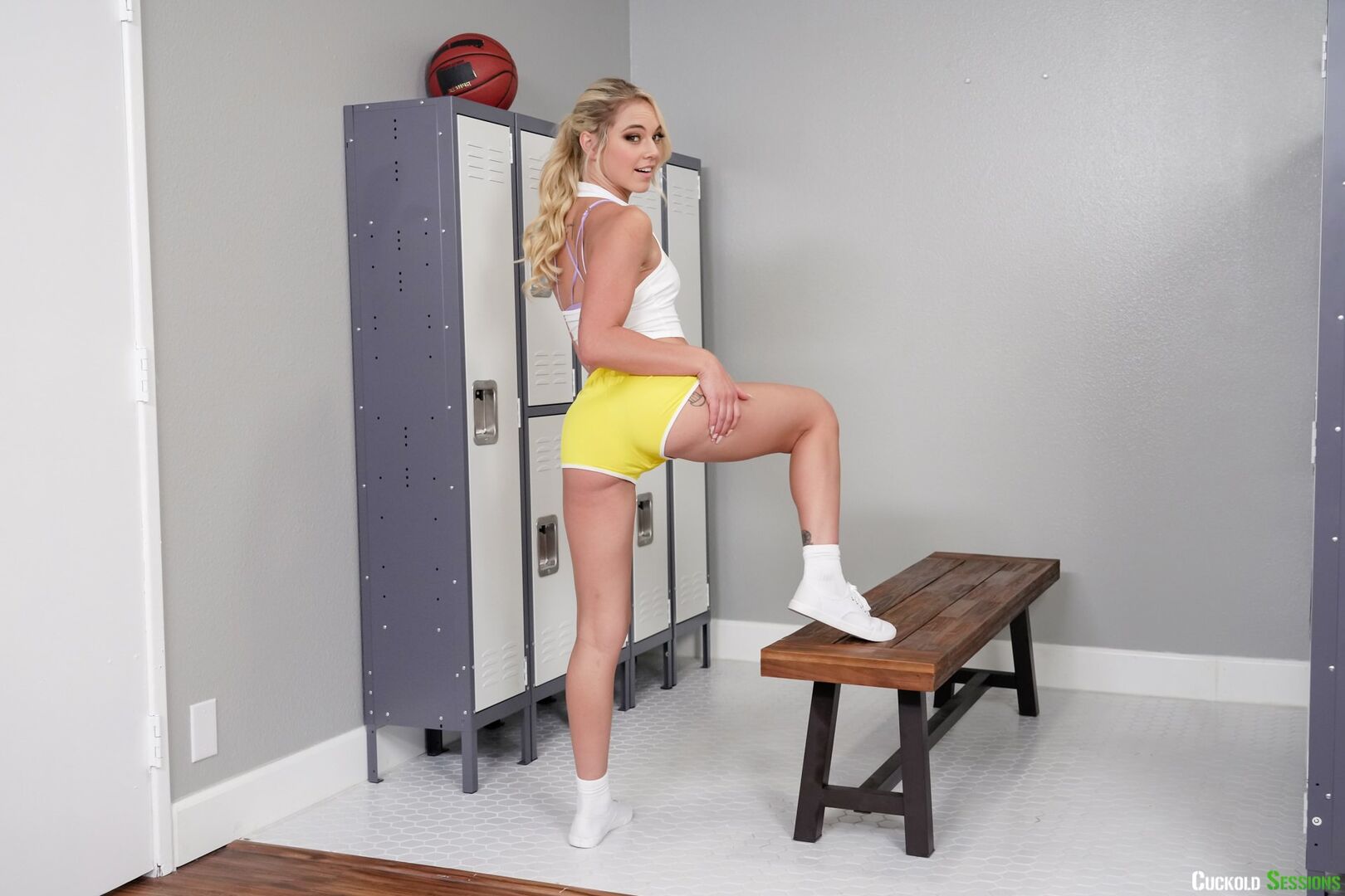 Stretch Me in Front of My Caged Cuck